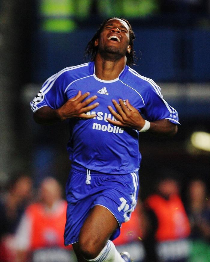 德罗巴回归赛场，精彩发挥首场状态亮眼，巴塞罗那观众沸腾！的简单介绍